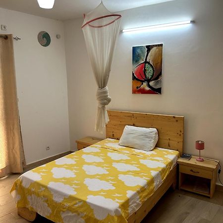 Chambre Spacieuse Avec Balcon - Salle De Bain Exterieure Privee & Breakfast Сент Луис Екстериор снимка